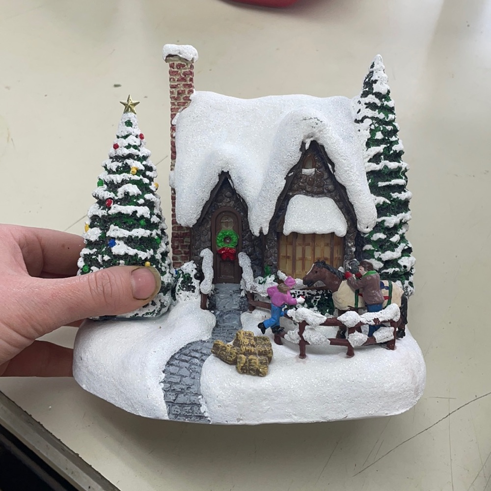 2021 Thomas Kincade studios collectable scene
